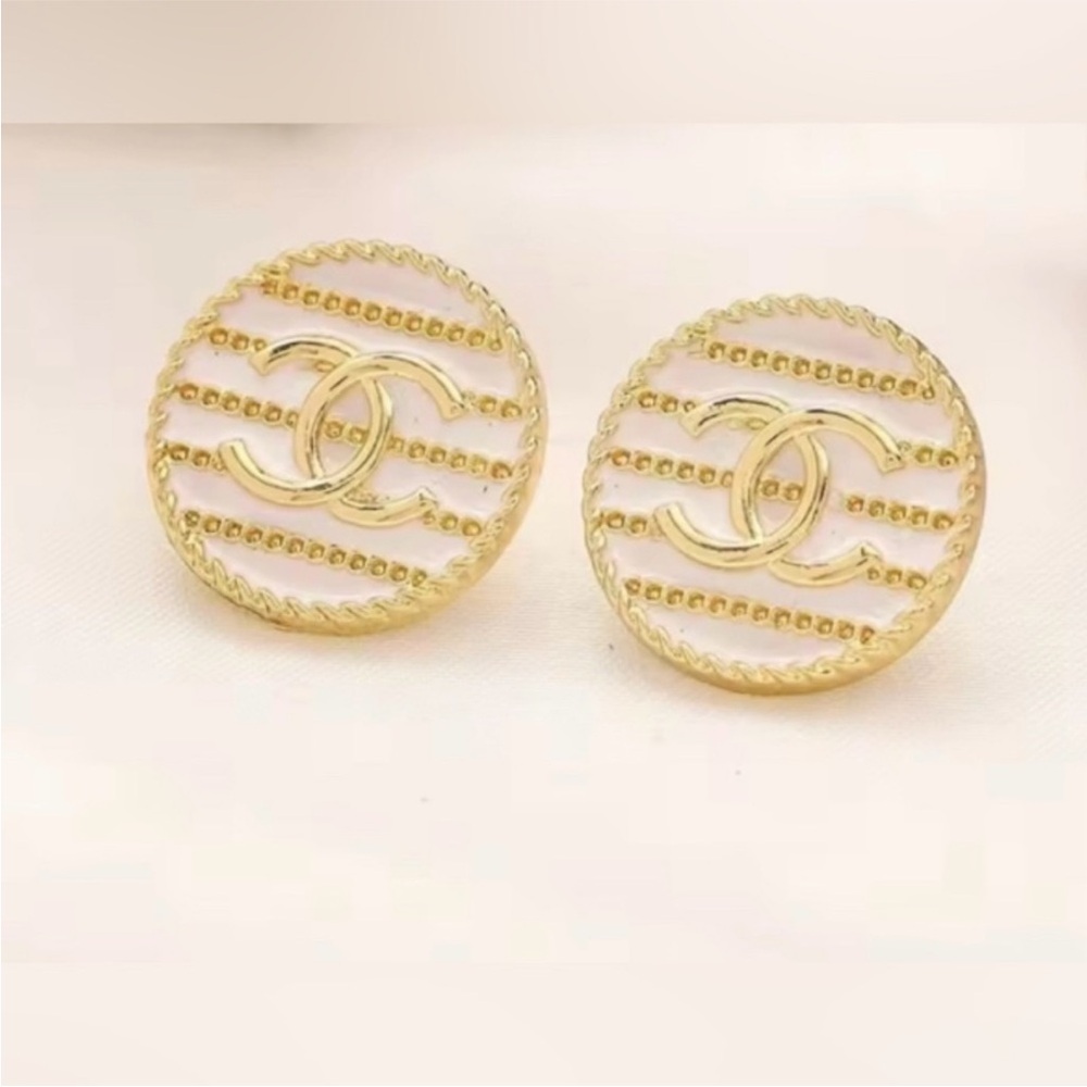 Repurposed Buttons Earrings NWOT